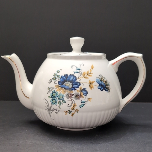 VTG,Ellegreve Wood & Sons of England Blue Floral Ironstone Teapot. - Picture 1 of 11